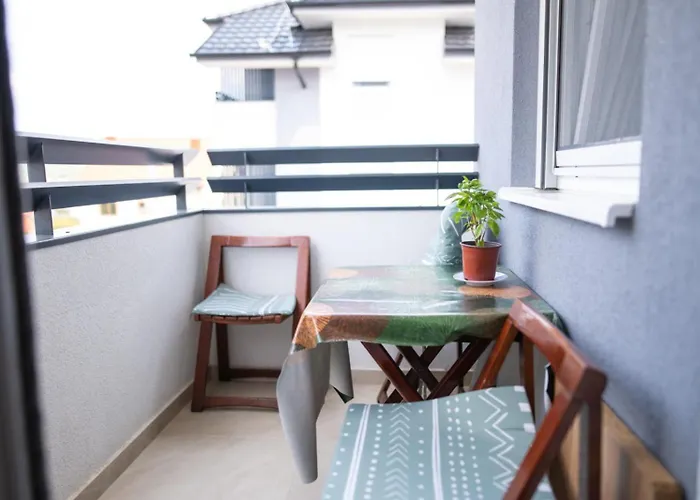 Viktor I Kasija Hill * 索科矿泉村